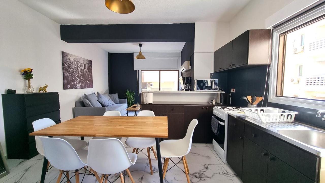 Cozy Beach Apt, Near Airport With 100Mbit Internet Ларнака Екстериор снимка