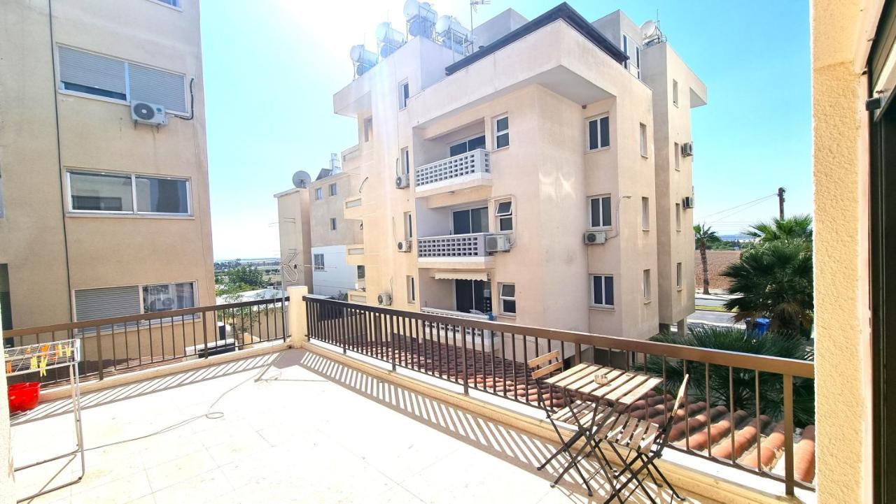 Cozy Beach Apt, Near Airport With 100Mbit Internet Ларнака Екстериор снимка